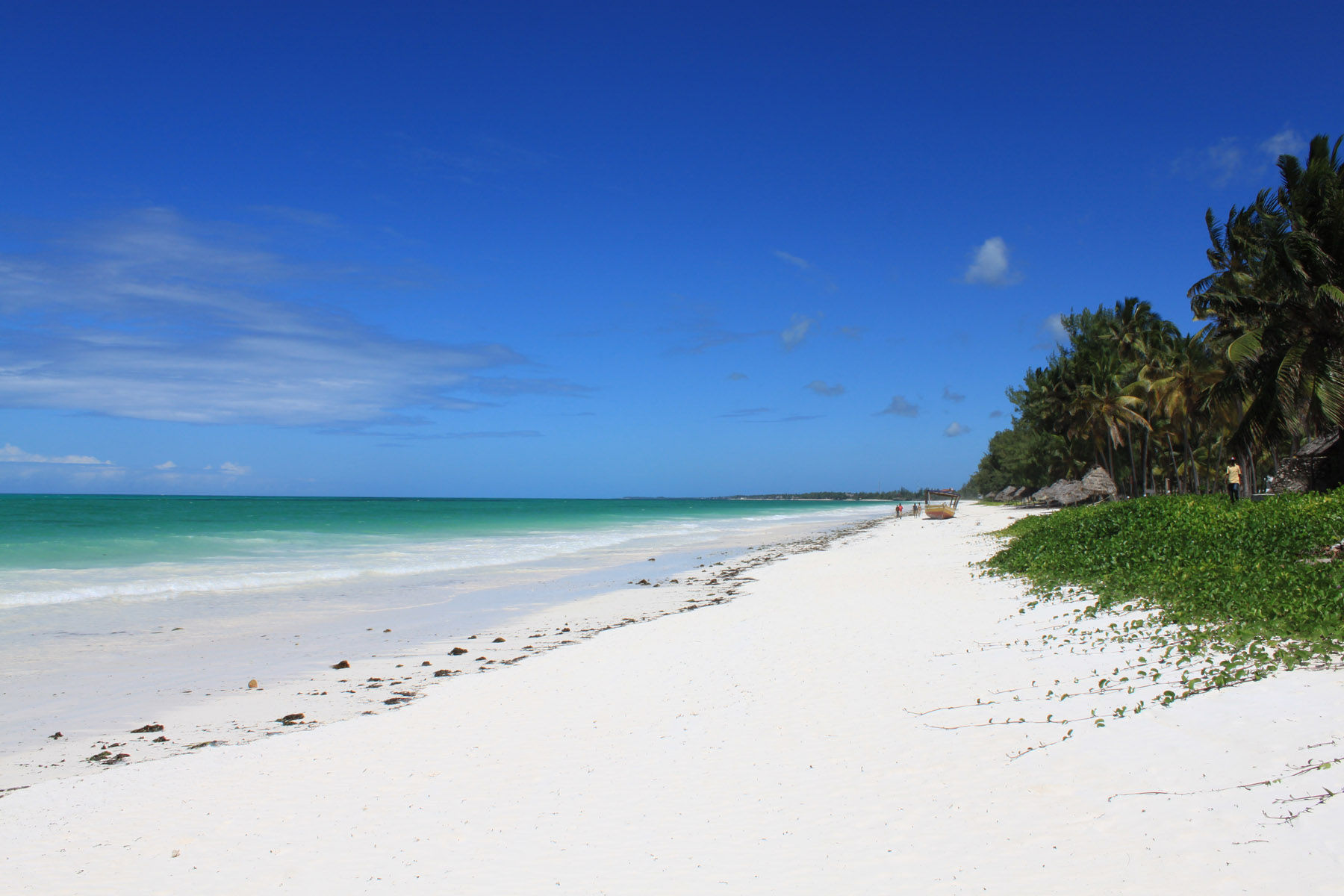 Paje Beach Cristal Resort Kitesurfstation: Kite Centre Zanzibar Spot ...